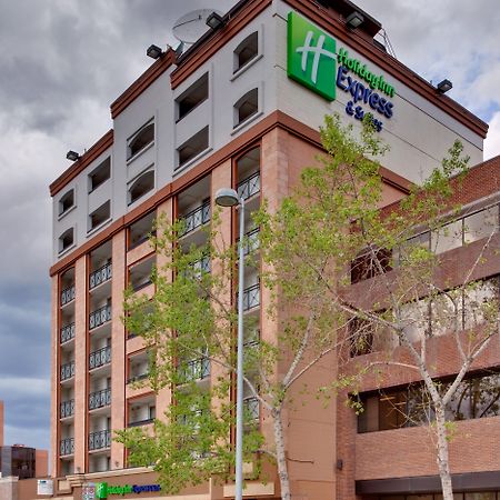 Holiday Inn Express And Suites Calgary By Ihg Exteriör bild