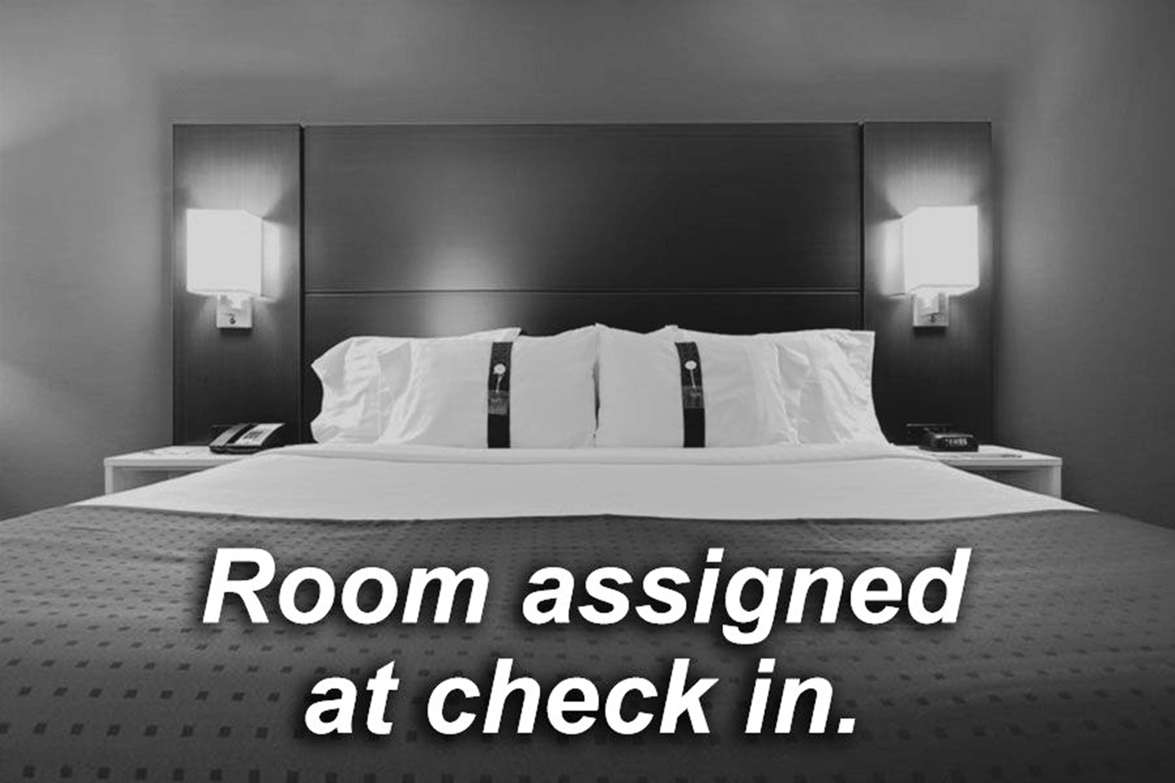 Holiday Inn Express And Suites Calgary By Ihg Exteriör bild