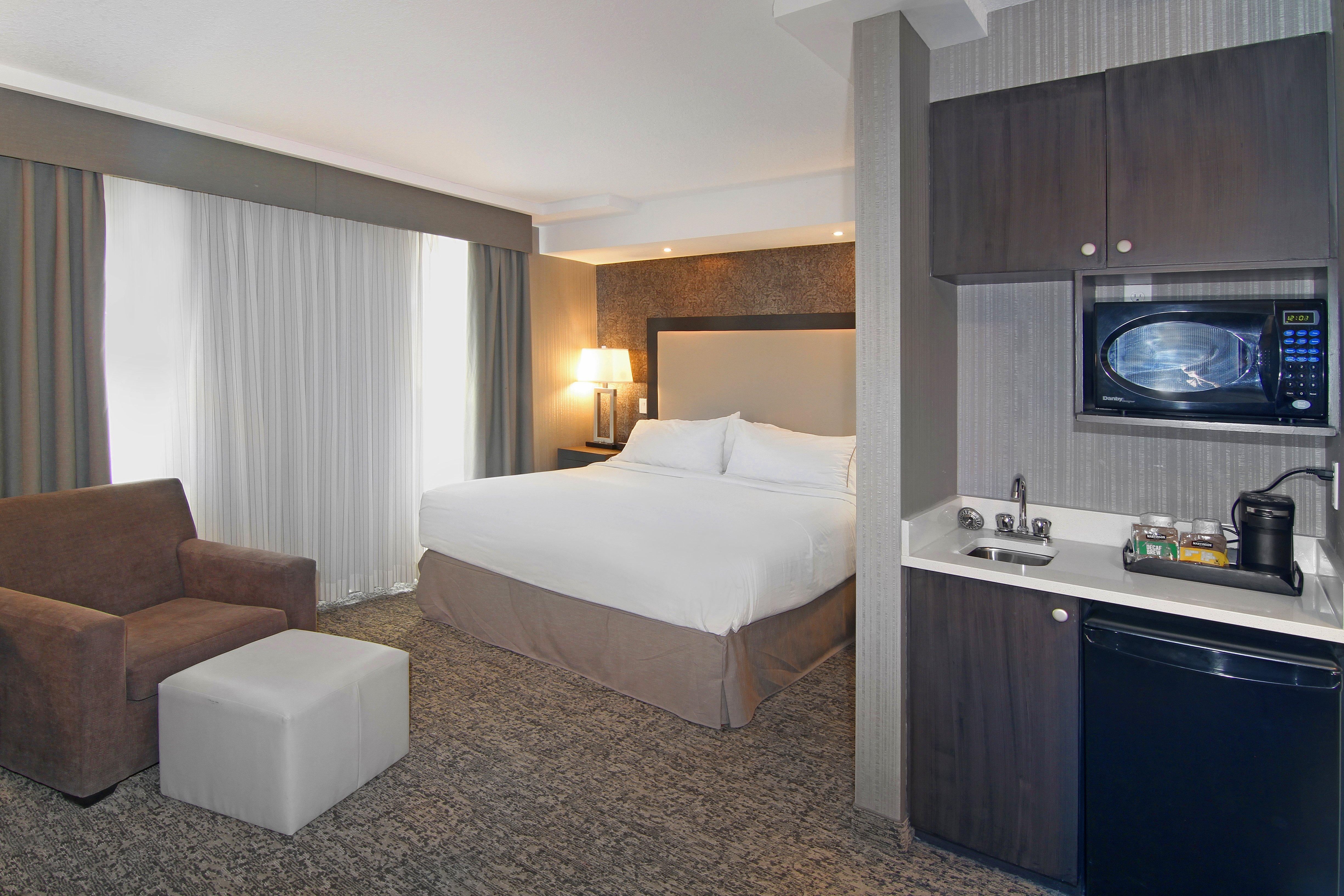 Holiday Inn Express And Suites Calgary By Ihg Exteriör bild