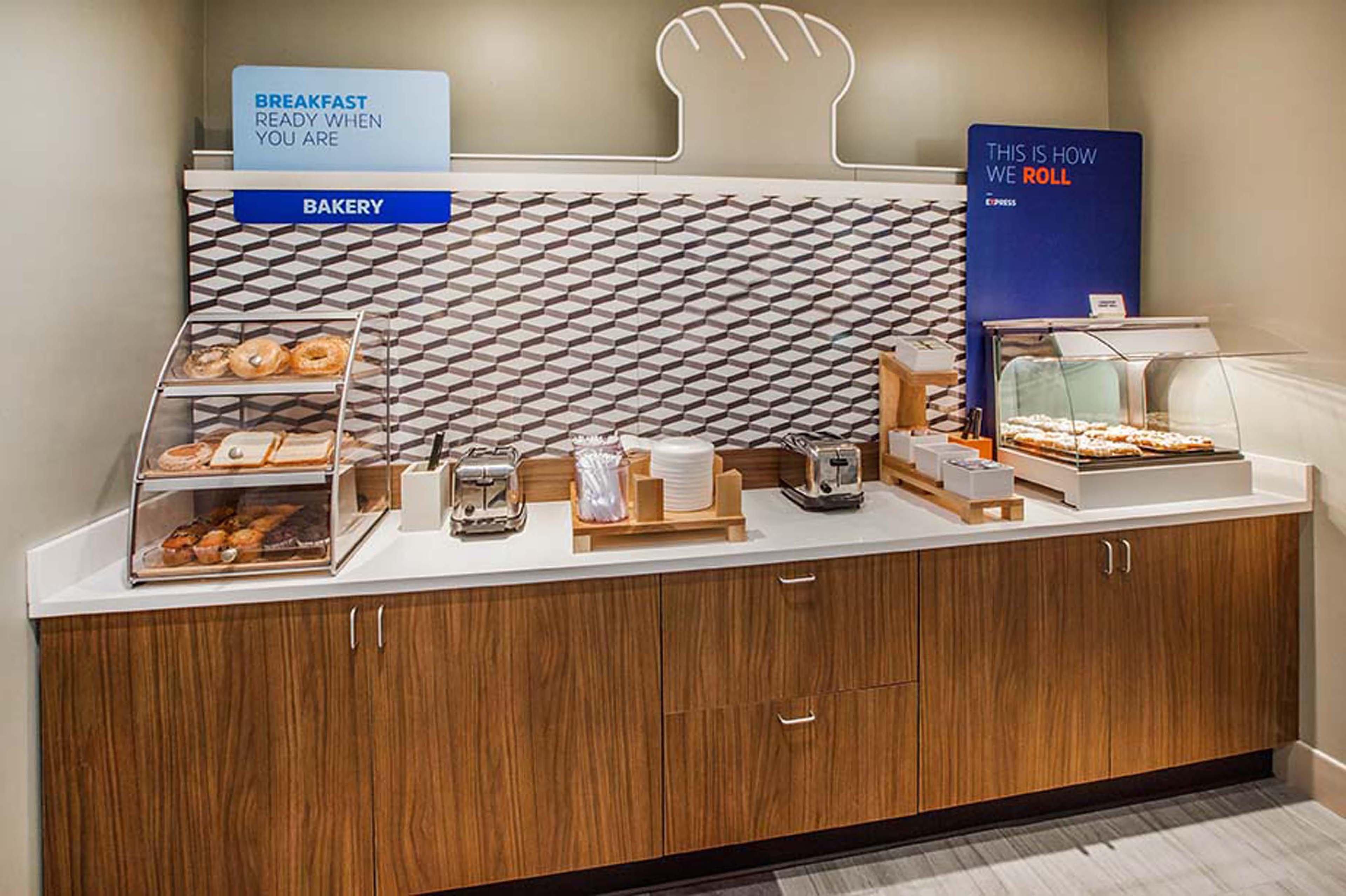 Holiday Inn Express And Suites Calgary By Ihg Exteriör bild