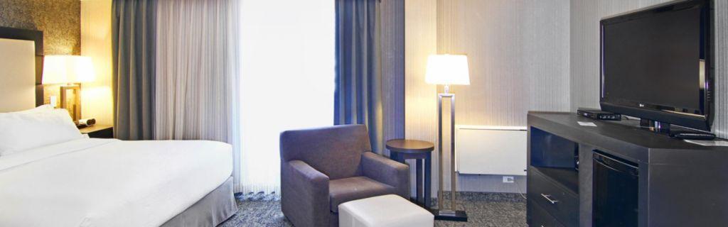 Holiday Inn Express And Suites Calgary By Ihg Exteriör bild