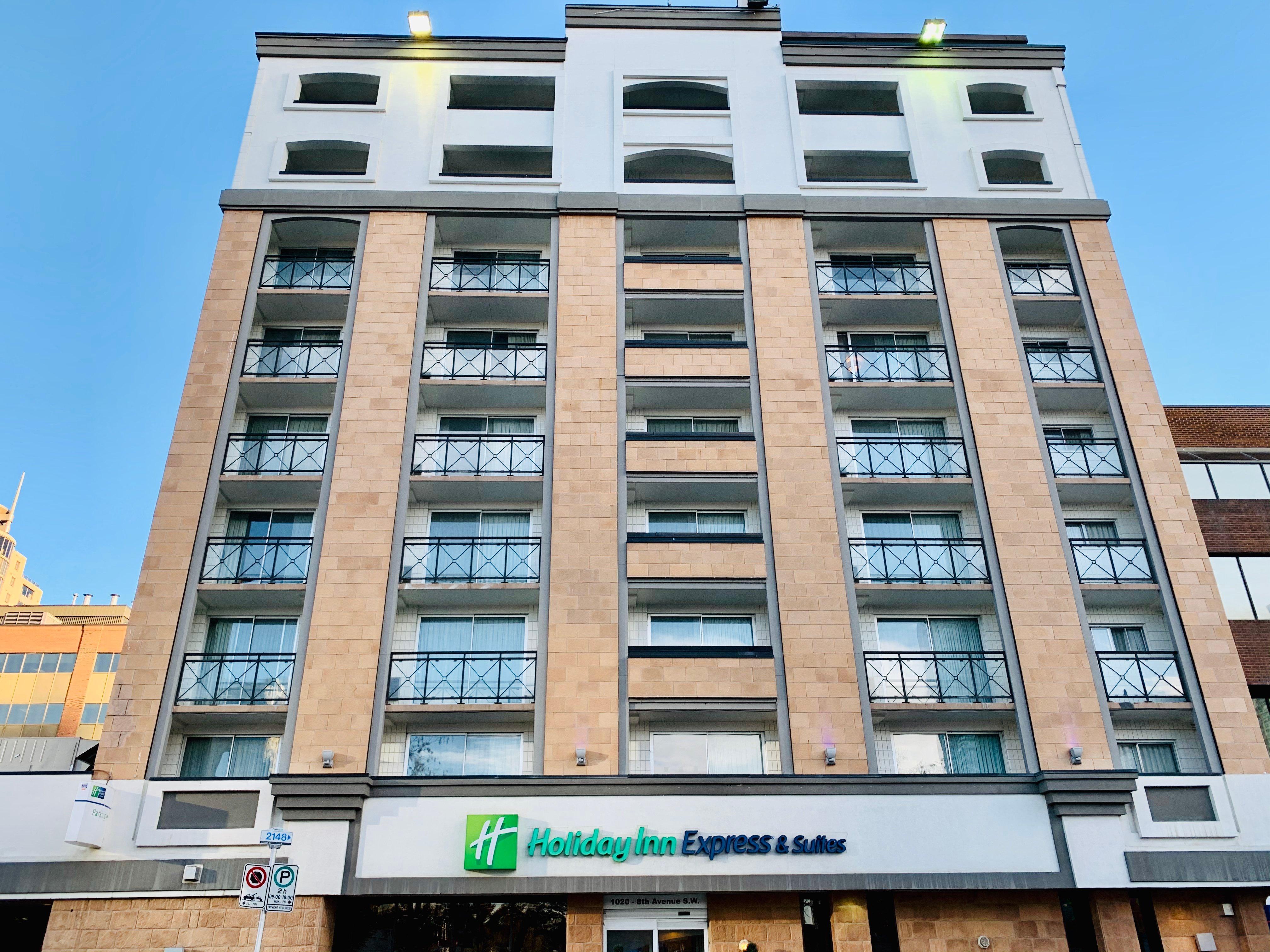 Holiday Inn Express And Suites Calgary By Ihg Exteriör bild