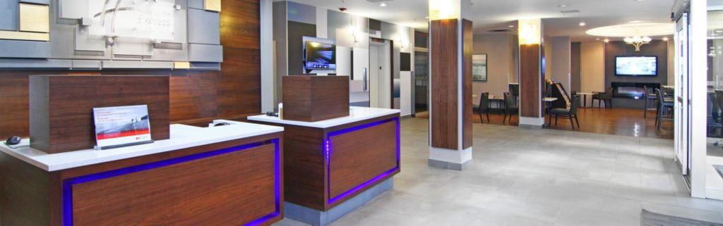 Holiday Inn Express And Suites Calgary By Ihg Exteriör bild