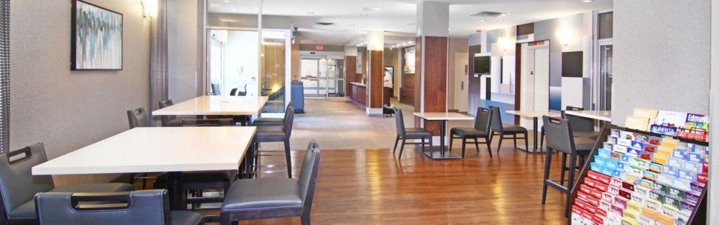 Holiday Inn Express And Suites Calgary By Ihg Exteriör bild