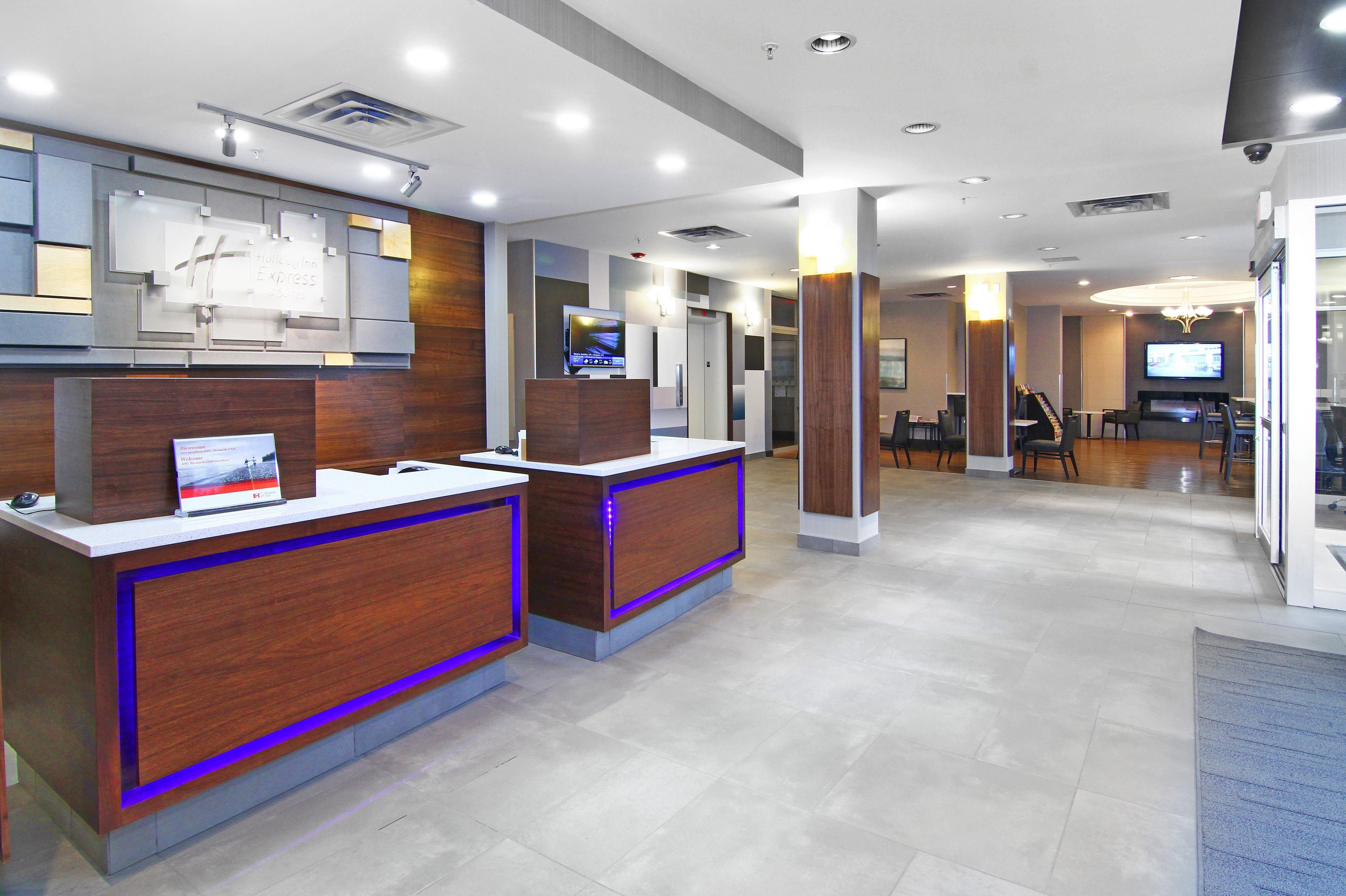 Holiday Inn Express And Suites Calgary By Ihg Exteriör bild