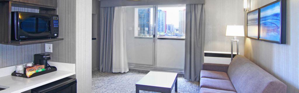 Holiday Inn Express And Suites Calgary By Ihg Exteriör bild