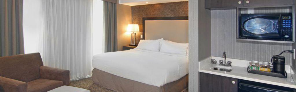 Holiday Inn Express And Suites Calgary By Ihg Exteriör bild