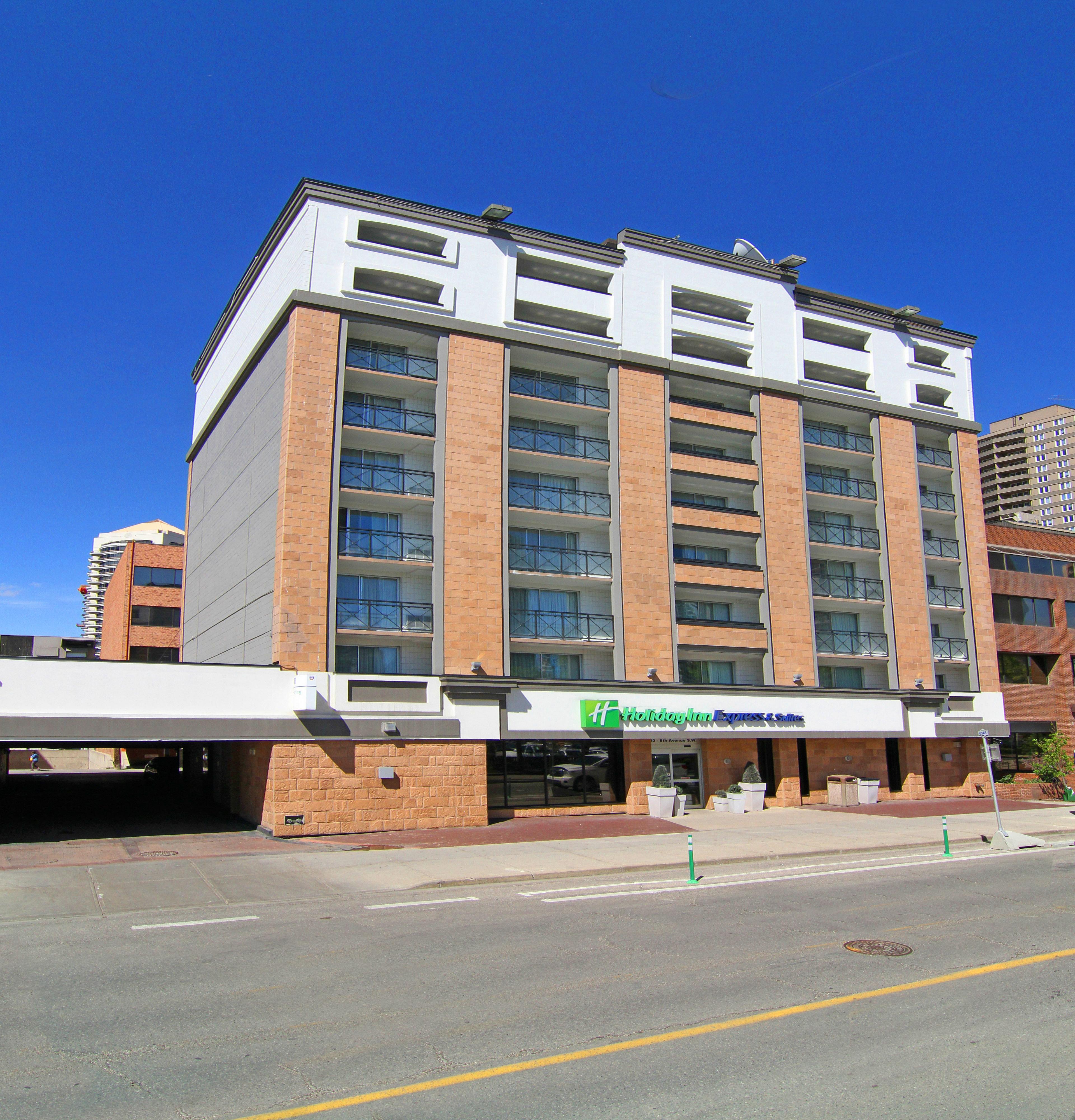 Holiday Inn Express And Suites Calgary By Ihg Exteriör bild