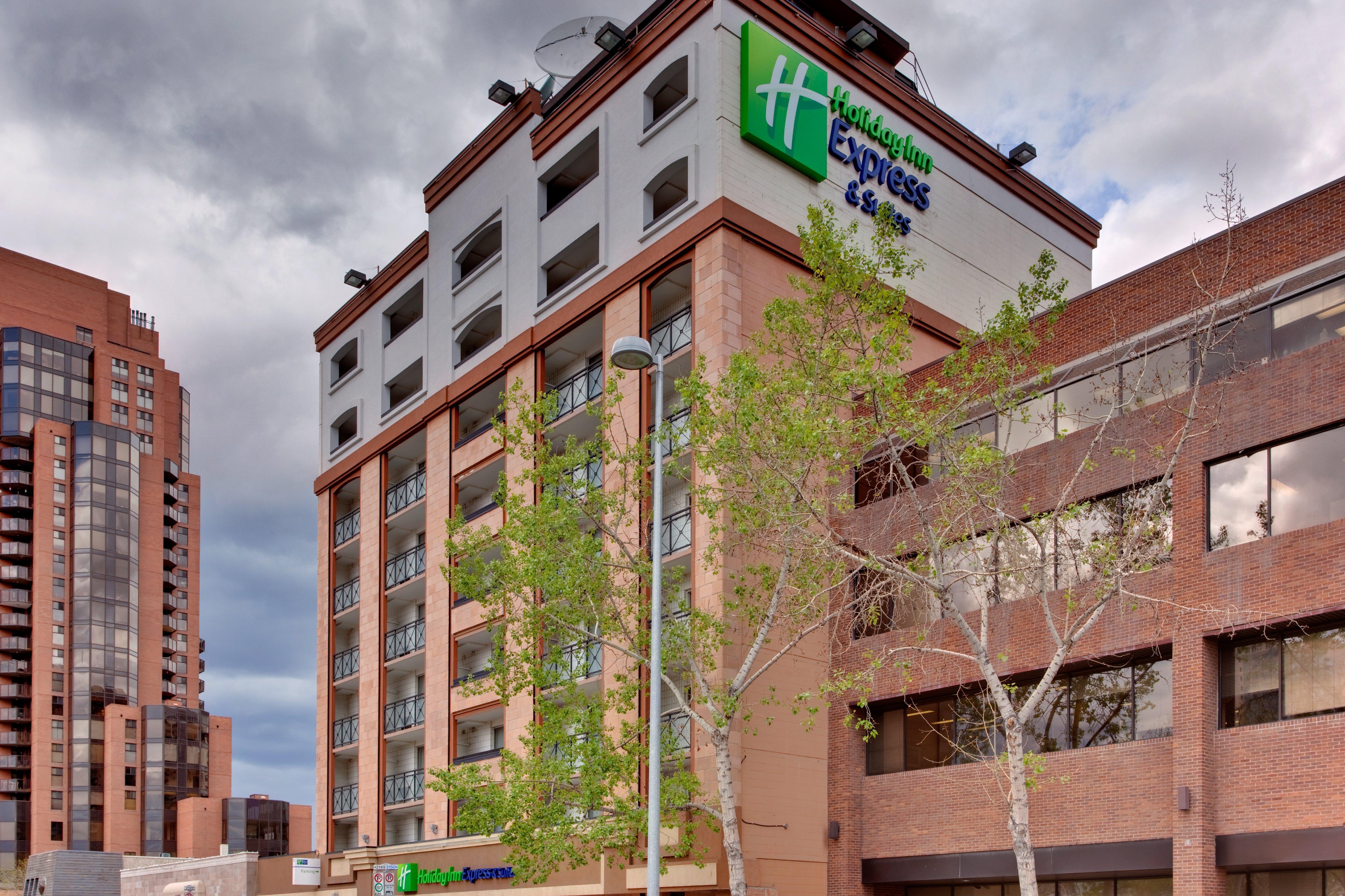 Holiday Inn Express And Suites Calgary By Ihg Exteriör bild