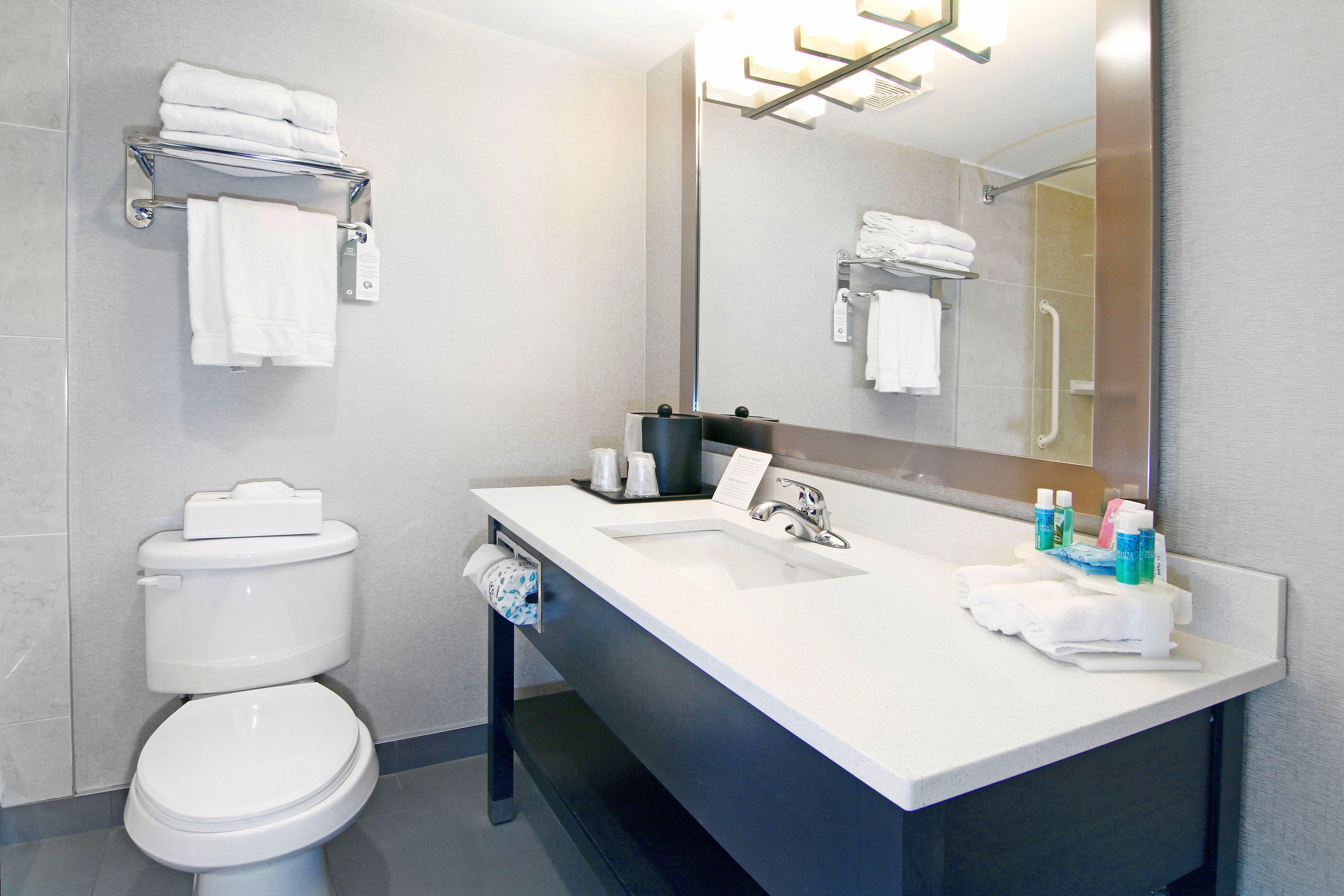Holiday Inn Express And Suites Calgary By Ihg Exteriör bild