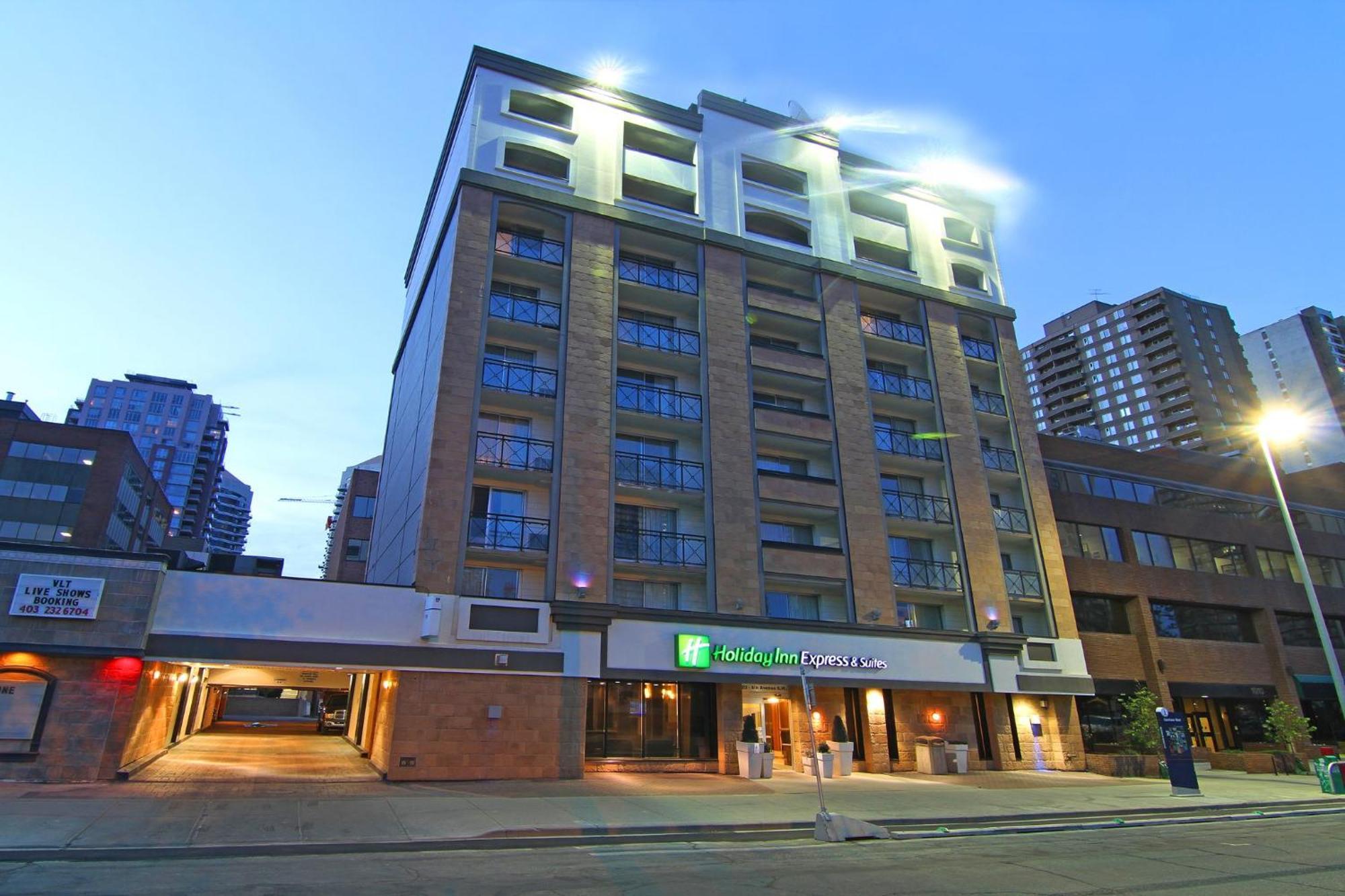 Holiday Inn Express And Suites Calgary By Ihg Exteriör bild