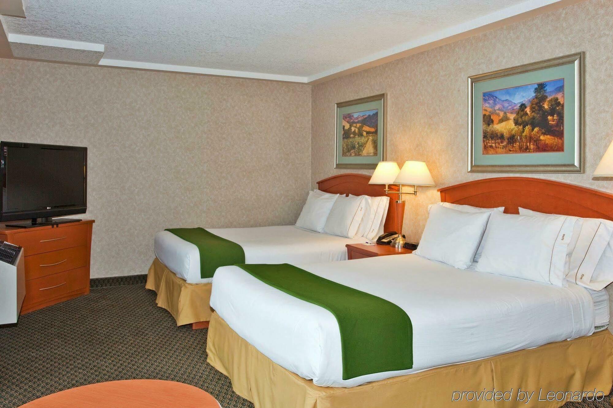 Holiday Inn Express And Suites Calgary By Ihg Exteriör bild