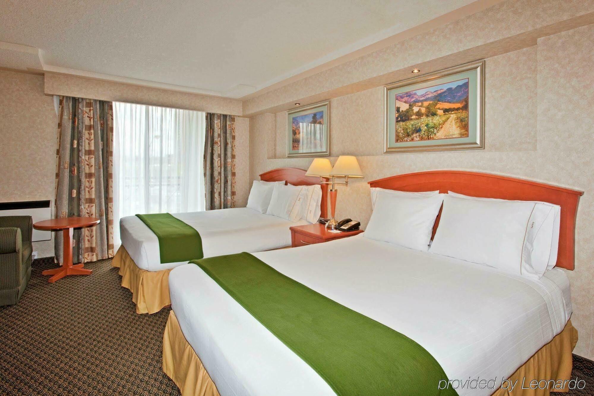 Holiday Inn Express And Suites Calgary By Ihg Exteriör bild